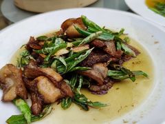 小炒黑猪肉-月圆霖特色农家乐