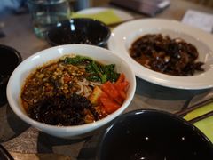 油鸡㙡凉米线-半山腰·云南菜(侨福芳草地店)