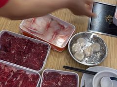 -杨老板·海鲜集市火锅·鲜切牛肉(中防万宝店)