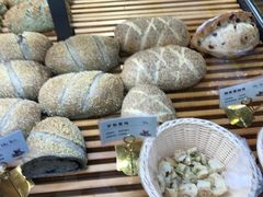 -焙丽拾光(麦凯乐直营店)