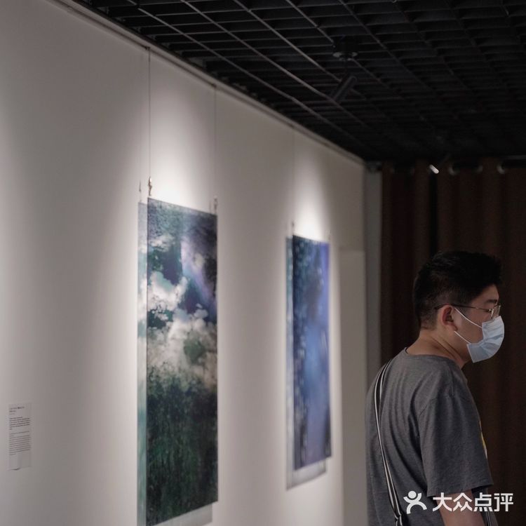 光影的艺术‼️南京紫金山下艺术馆，0元看展拍照胜地