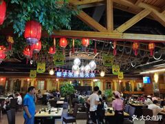 大堂-龙泉人椰子鸡.糟粕醋.海南菜(三亚旗舰店)