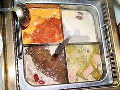 -巴渝瓦肆重庆鲜火锅(宝龙环湖店)