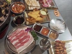 -围炉肉舍•炭烤活鳗•丹东海鲜烤肉(步行街店)