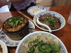 -杨三孃跷脚牛肉(西外棕榈岛店)