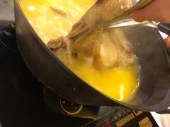 -鲜入围煮花胶鸡海鲜火锅