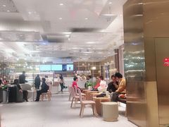 大堂-奈雪的茶(湖滨银泰in77C区PRO店)