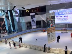 -冰纷万象滑冰场(南山万象天地店)