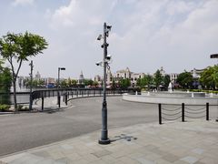 -奕欧来上海购物村停车场