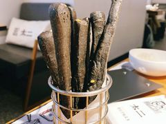 蘸汤吃的黑油条-太二酸菜鱼(财富购物中心店)