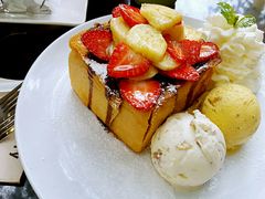 -莓园冰淇淋店