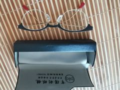 -罗伯特眼镜·蔡司官方授权(罗湖国贸店)