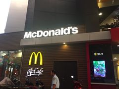 -绿地缤纷城-停车场