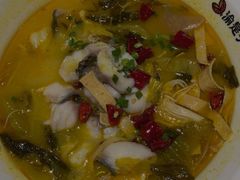 -渝是乎酸菜鱼(龙旗购物中心店)