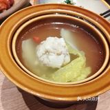 量很大我们三人都没吃完，烤鸭比店内点省15元