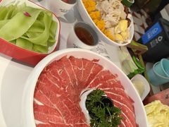 -洪氏嗨捞·广东猪肚鸡·椰子鸡火锅(西咸万象城店)