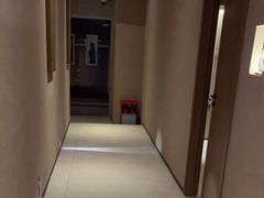-灸春堂·艾灸·痛症·整脊连锁(之江银泰店)