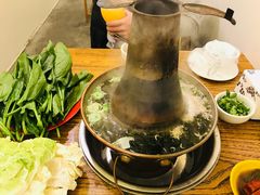 大铜锅-洞庭洲·防空洞火锅·烧烤·铜锅涮肉(新百广场店)