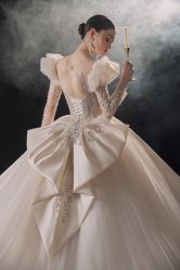 -艾米丽婚纱礼服