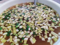 韭黄酸汤-张鲫鱼家常菜
