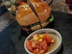 -HIGH FIVE哈福手工汉堡(桂林路店)