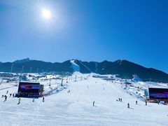 -丝绸之路山地度假区滑雪场