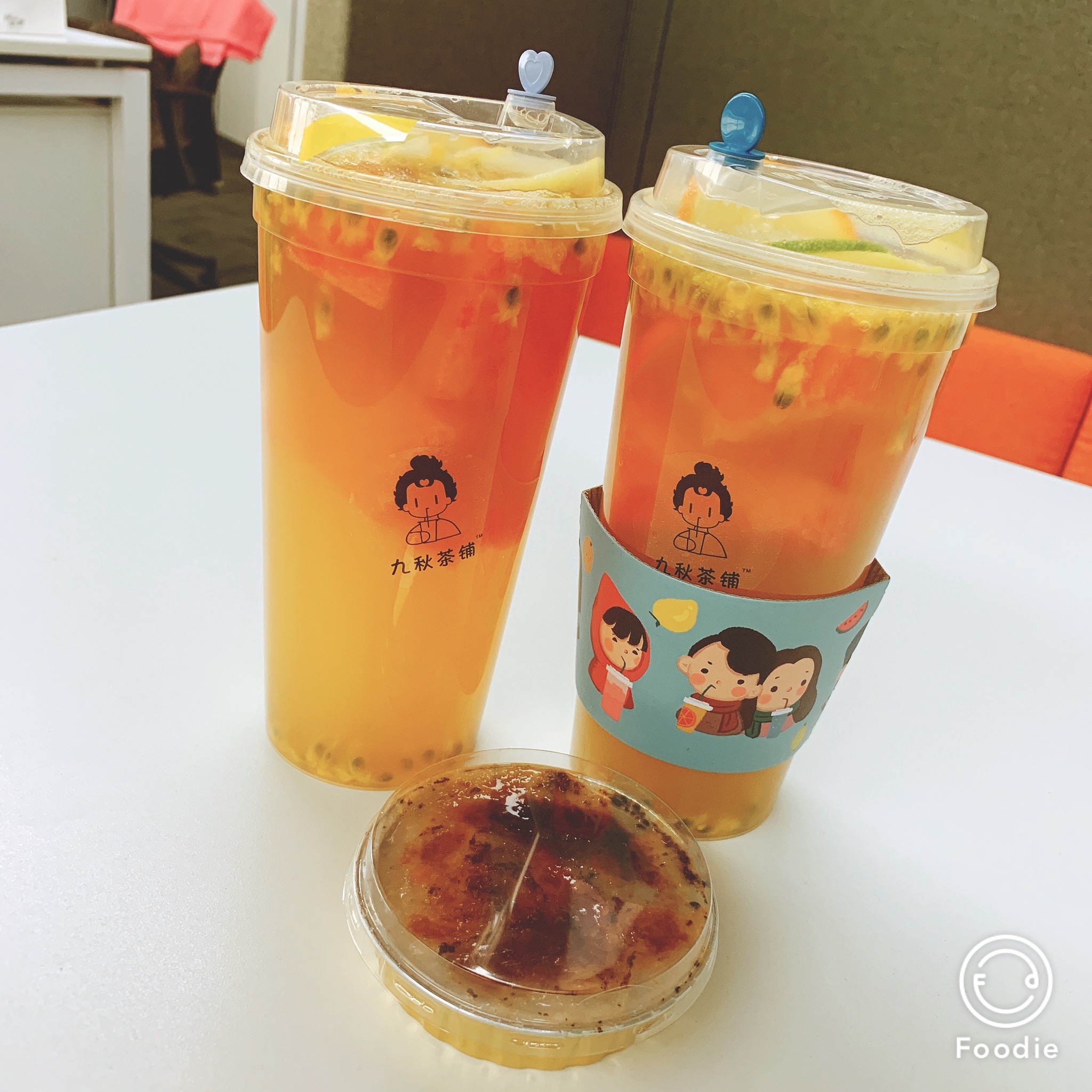 团购了一杯四季水果茶,两人拼团12块一杯