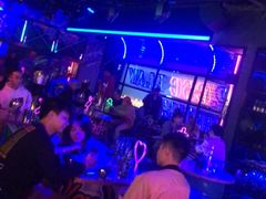 -UP嘻哈酒吧(粉巢店)