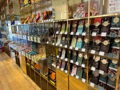 -VENCHI 闻绮(上海佛罗伦萨小镇店)