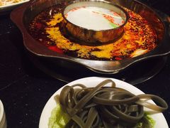 -小天鹅火锅·一线江景洪鼎旗舰店(洪崖洞店)