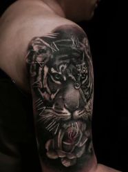 -木子·纹身店TATTOO穿孔·洗纹身