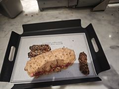 -HOT CRUSH趁热集合·现烤面包(上海环球港店)