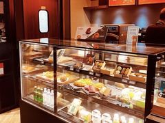 面包甜点陈列柜-星巴克臻选(南京金茂览秀城店)