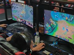 -鹏羽电竞馆(万盛东地铁站店)