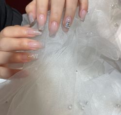 -花岐款式专研健康美甲沙龙