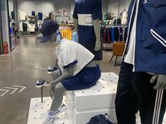 -adidas(滔搏朝阳大悦城店)
