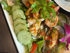 -Chom Cafe and Restaurant