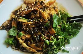 Salted Cabbage and Yellow Croaker Noodles