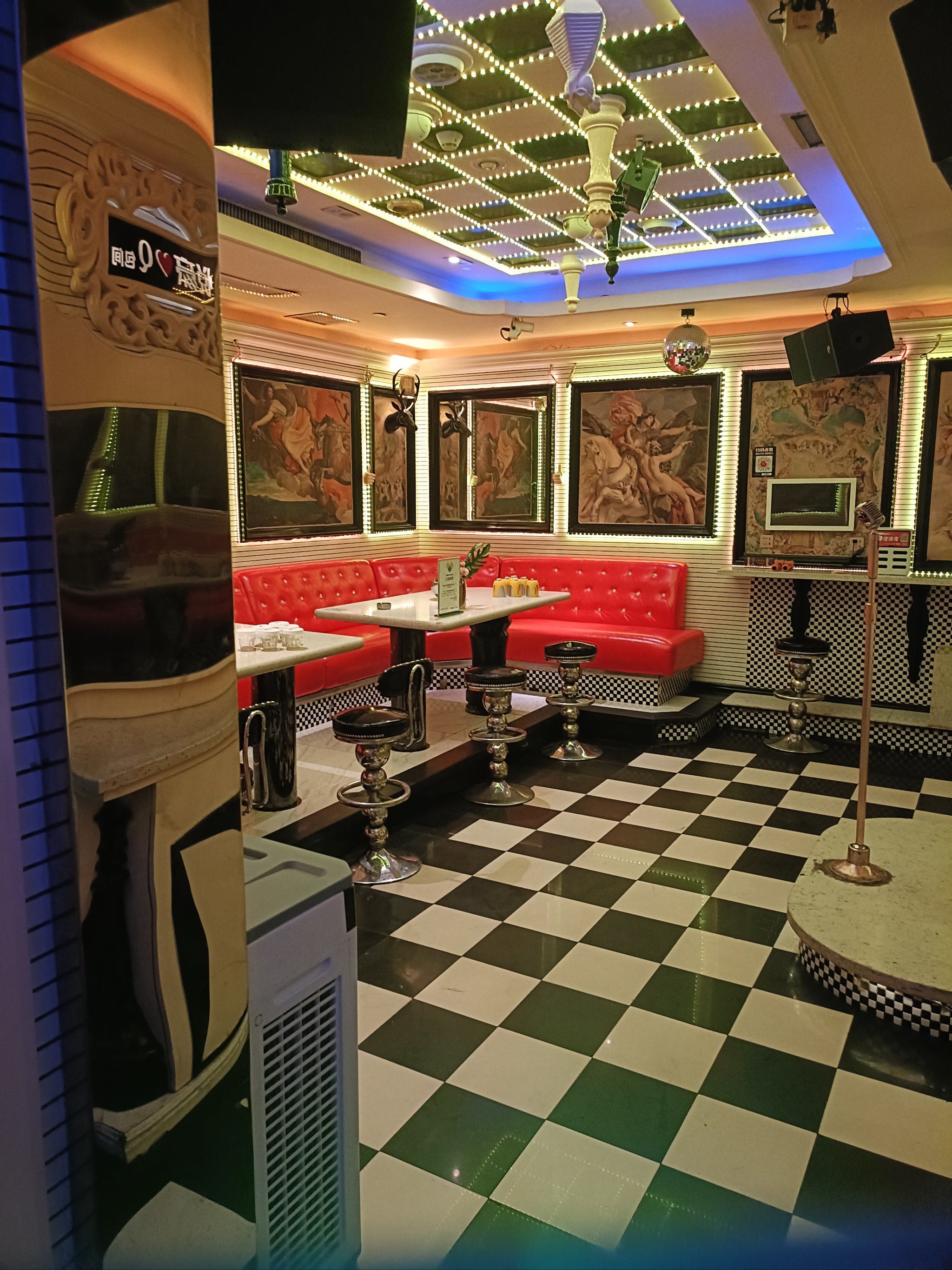 这家68ktv非常棒,环境优雅舒适,音响效