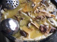 -南渝食府.墨脱石锅松茸鸡