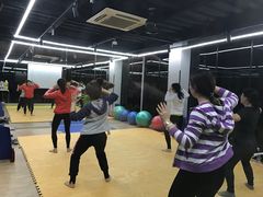 -Liking Fit24小时智能健身(金汇路韩国街店)