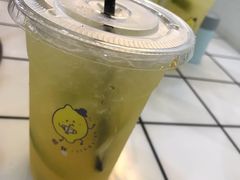 白桃乌龙柠檬茶-领鲜现切猪杂火锅(番禺桥南店)