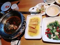 -隔壁老王·家常云南菜(花巷店)