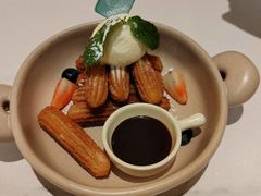 西班牙油条配巧克力酱-CRAZYONES克芮旺斯西班牙餐厅(苏州中心店)