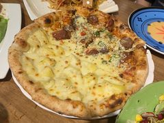 狂野披萨拼榴莲披萨-盘炉forenza·云贵川融合小食堂 ( 钟楼中柳巷店)