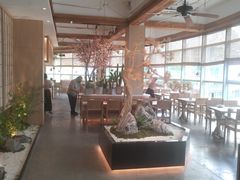 -蜜桃餐厅·伴山(湖滨商业街店)