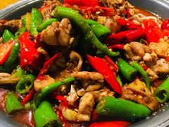 石锅牛蛙-老滇山寨•云南特色菜•地方菜•民族风情歌舞表演(金碧店)