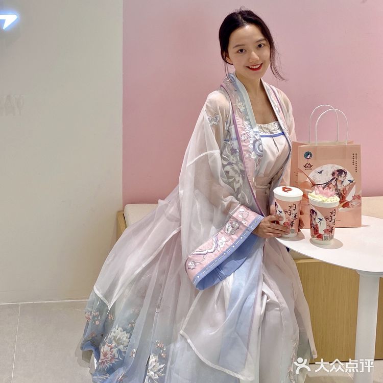 广州汉服哪里买？汉尚华莲汉美学旗舰店来啦！