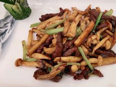 杏鲍菇炒小牛肉-沪华海鲜大酒楼(南汇店)