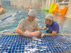 -蓝旗亲子游泳(范湖万达广场店)